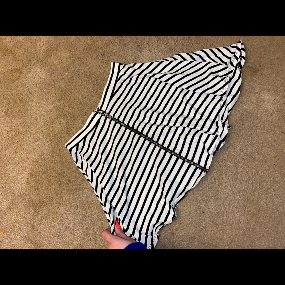 Zipper front Skater skirt!